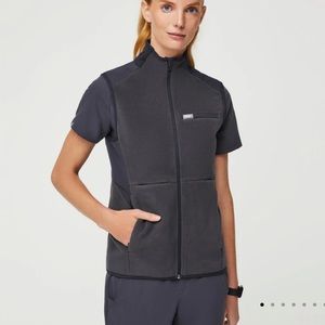 NWOT Figs On-Shift Fleece Vest - Deep Charcoal (M)